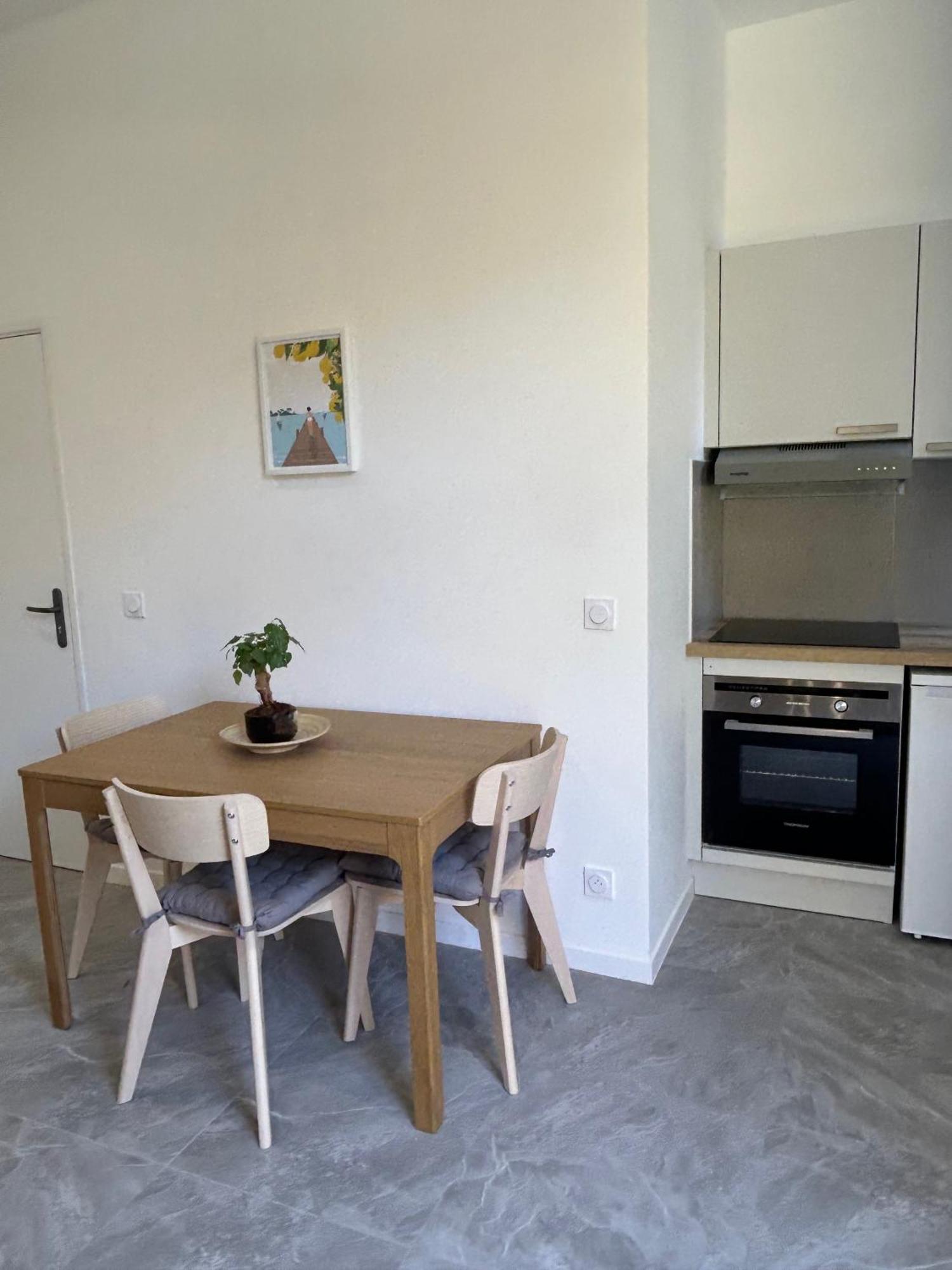 Residence "A Torbia" , 4 Appartements De 2 A 6 Personnes La Turbie Rum bild