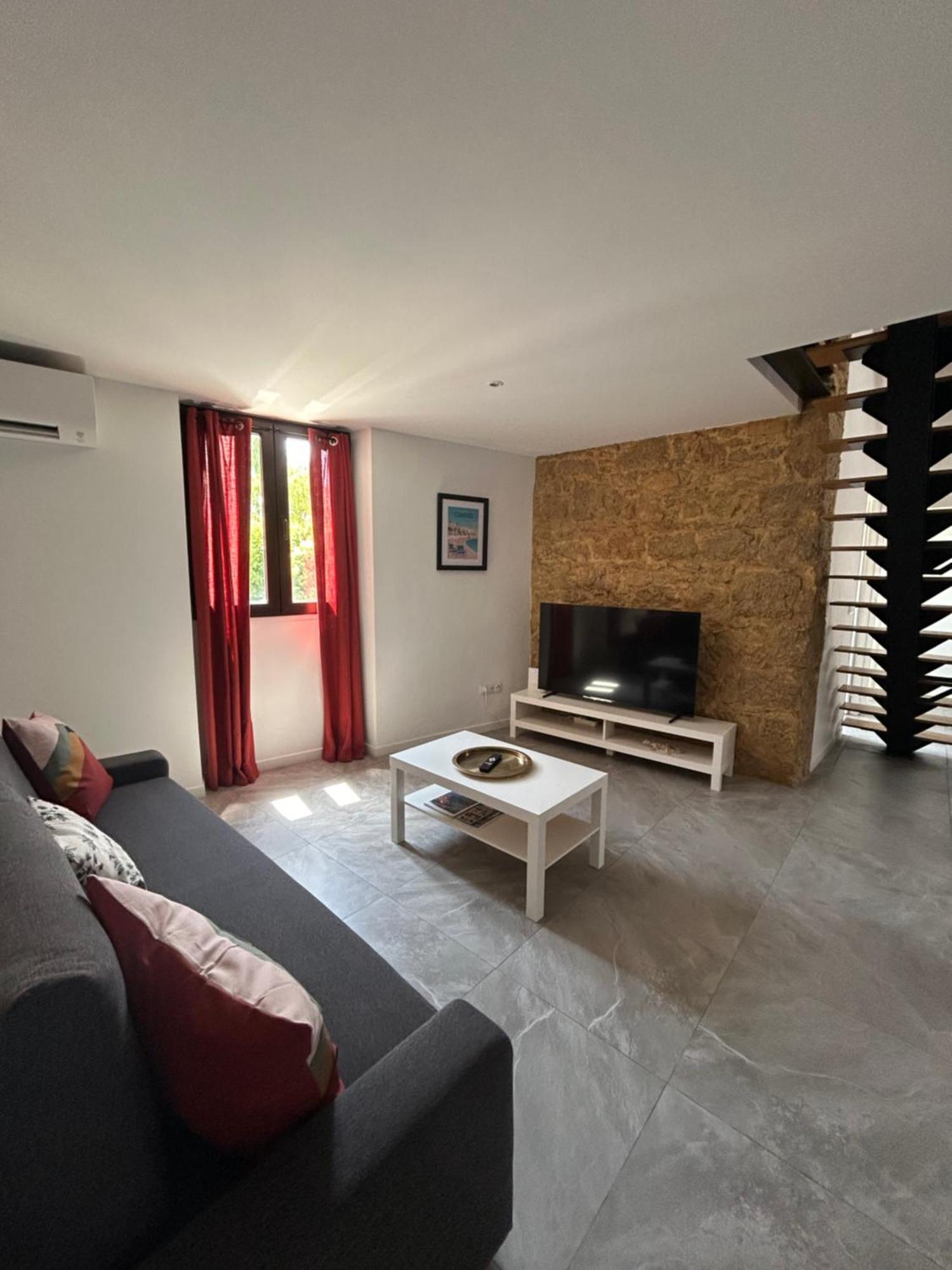 Residence "A Torbia" , 4 Appartements De 2 A 6 Personnes La Turbie Rum bild